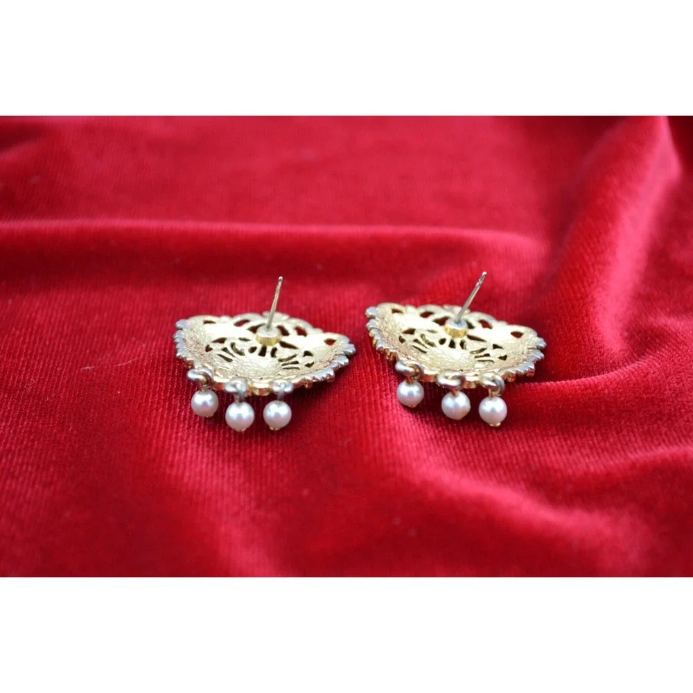 beautiful vintage costume jewelry earrings unmarked